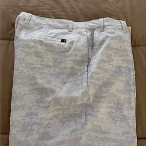 Grand Slam Men's Camo Chinos in White and Gray